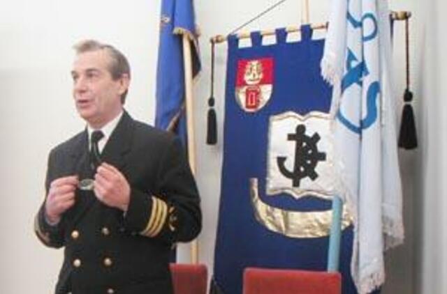 Ministerija jūrininkų balso negirdi 