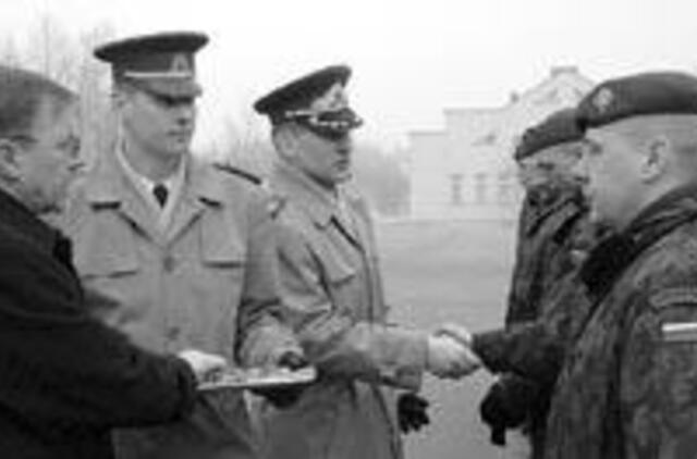 Į Kosovą - su kišeniniais peiliukais ir gintaru 