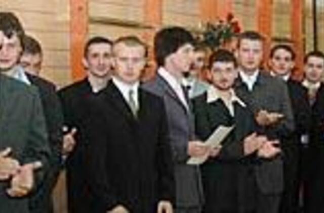 Uniformomis Jūreivystės kolegijos studentai pasipuoš kitąmet 