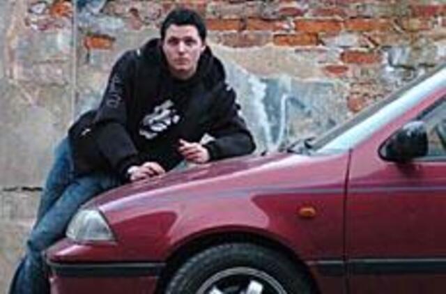 Už brangų automobilį Amberlaifui labiau patiktų gitara 