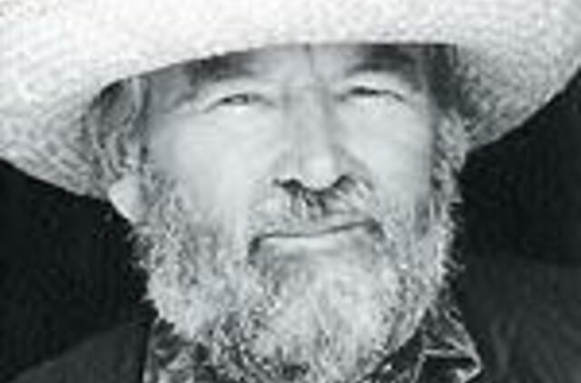 Džonas Faulzas: "Pasaulis mus nori uždaryti į narvą"