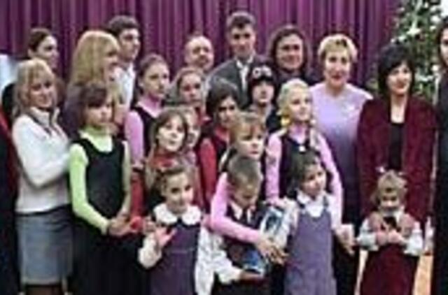 Darbo partijos nariai aplankė vaikus 