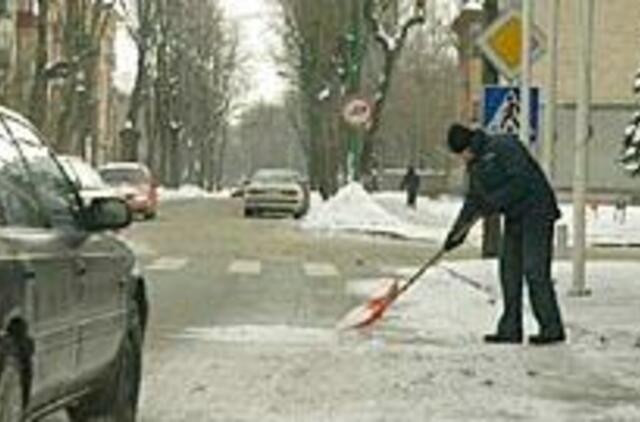 Kiemsargiams eismo saugumas - nė motais 