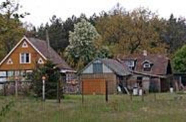 Senoji Karklė nyksta turtuolių glėbyje 