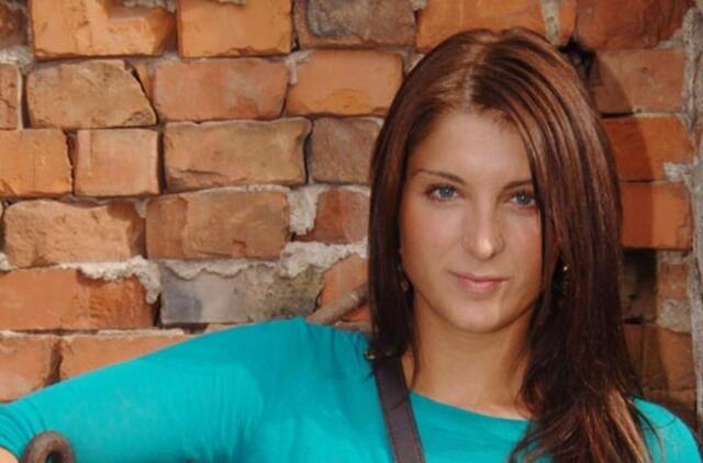 Gintarė Žindžiūtė: menininkė su statybininko šalmu