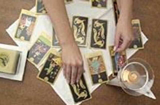 Tikėjimas neįprastais reiškiniais stumiamas už įstatymo ribų 