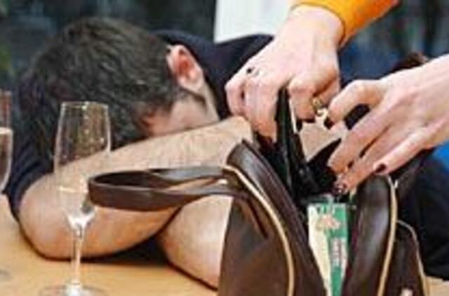 Dingo ir klofelinas, ir "klofelinininkės"