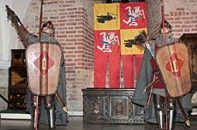 Karalienės akivaizdoje - etiketo asorti 