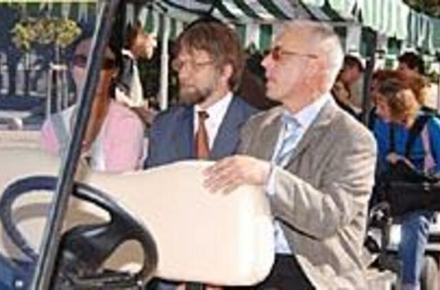 Palangoje politika - širšių lizdas 