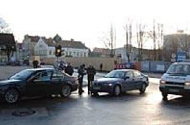 Tiltų gatvės atidarymą lydėjo avarijos 