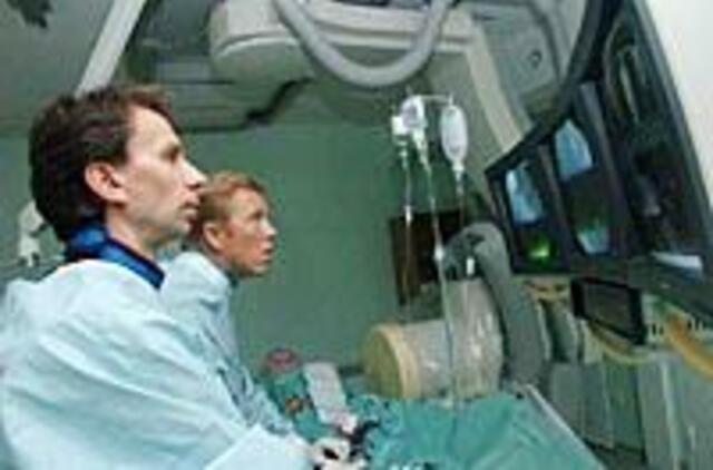 Tobulinti kardiologines intervencijas padeda kolegos latviai 