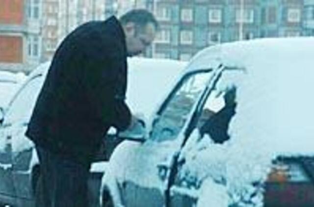 Šaltis baudė namų darbų neparuošusius vairuotojus 