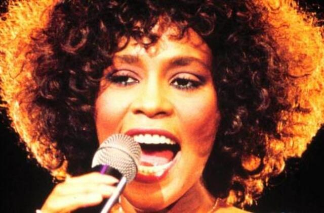 Whitney Houston kelnaitės - iš varžytinių