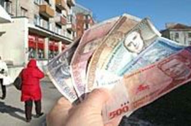 Lietuviškų litų moterys nepuošia, nes nenusipelnė 