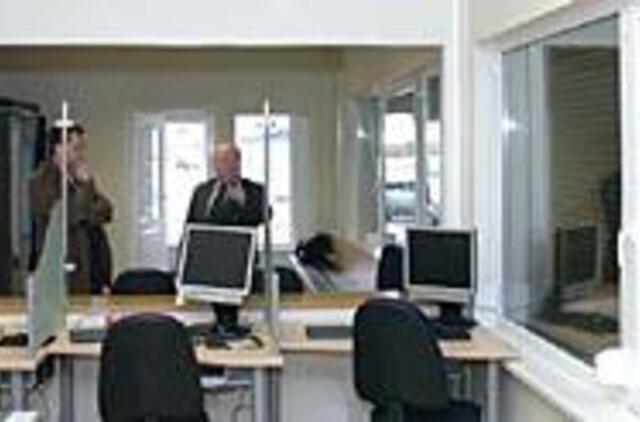 Dėl vairuotojų pažymėjimų - į "Regitrą" 