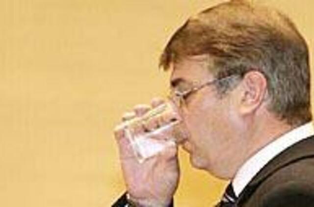 Saugumo šefą suvalgė su kauleliais 