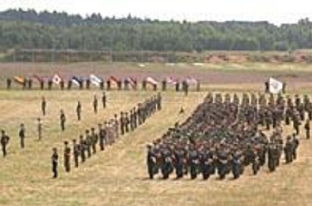 Gamta pažabojo milžiniškus karinius mokymus 