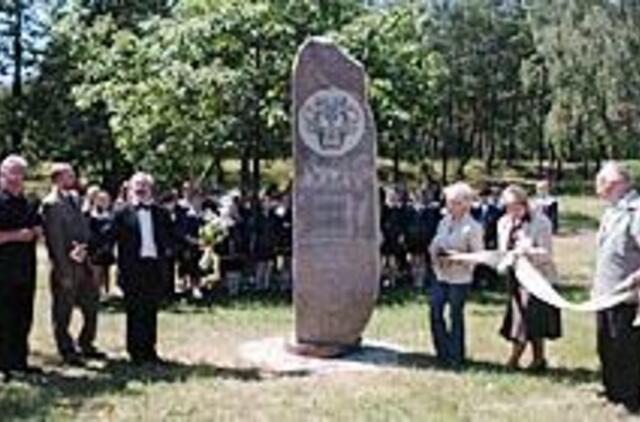 Politikai verčia Dainų šventės paminklą 