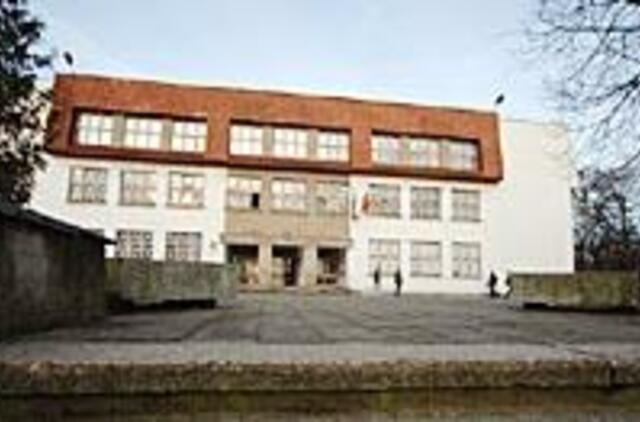 Mokyklą smaugę ginčai nurimo 