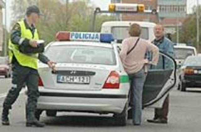 Pažeidėjai lieka skolingi milijonus 