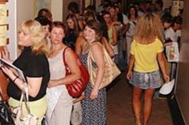 Skolinasi vis daugiau studentų 