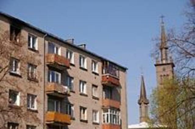 Nuo ugnies - iš penkto aukšto 