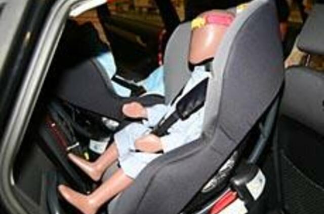 Nauji automobiliai ima saugoti vaikus