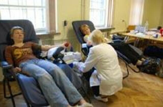 Dėl donorų kraujo tebežvanga ginklai  