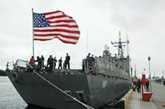 Į JAV karinį laivyną storuliai nepriimami