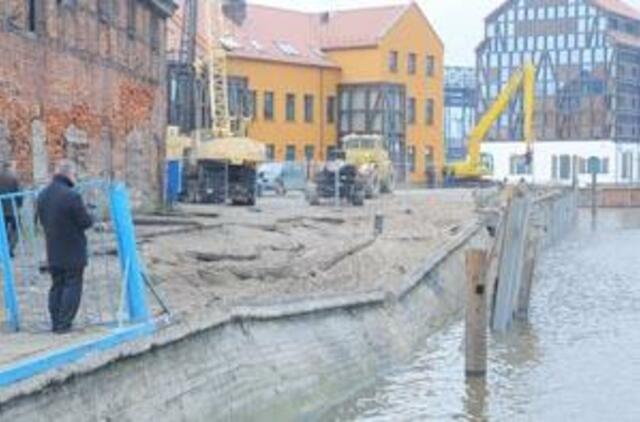 Įgriuvo Danės krantinė (papildyta) 