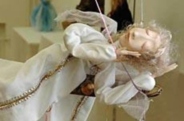 Ateik, kur sklendžia angelai...