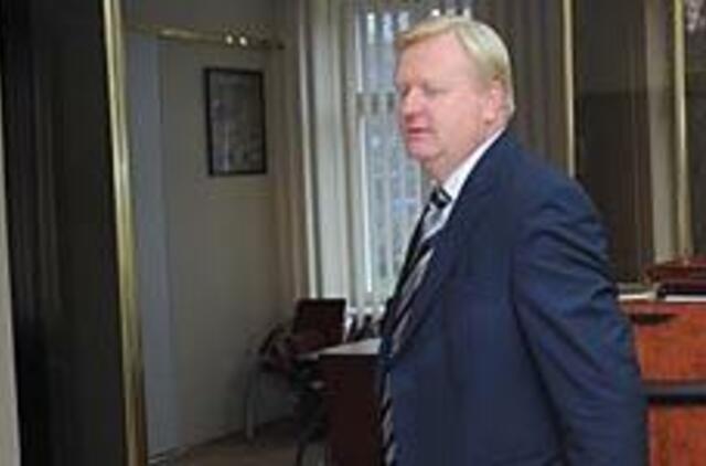 Apskrities viršininkas baigia darbą