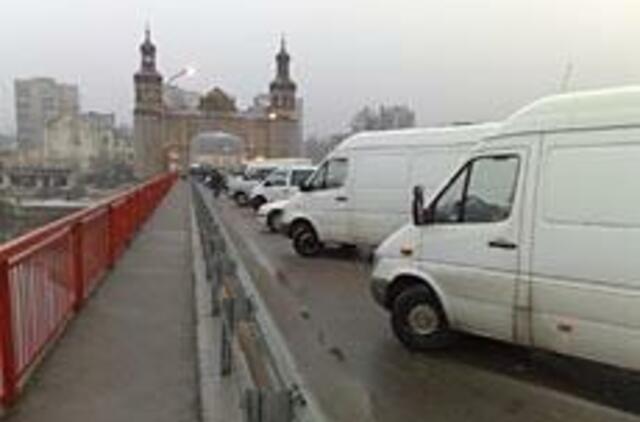 Atsakas muitininkams - tilto blokada