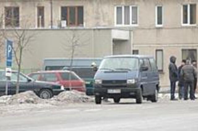 Inspekcija loja, mikroautobusai važiuoja