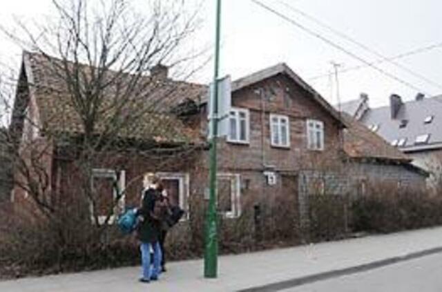 Pro reglamentą ir įstatymą žmogaus nemato