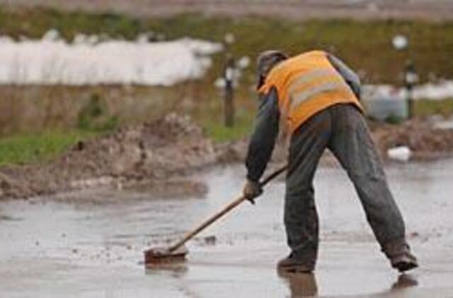 Į viešuosius darbus nebespjaunama