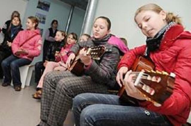 Vaikai dovanoja gerumą likimo nuskriaustiesiems