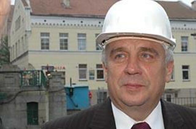 Dėl arenos - statybininkų karas