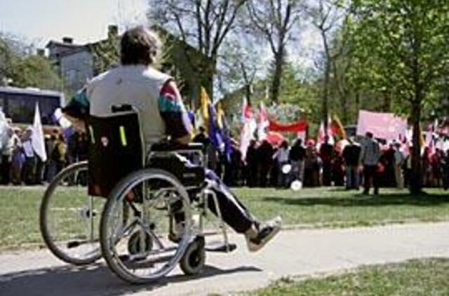 Vaikų išsėtinės sklerozės gydymas - su kliūtimis 