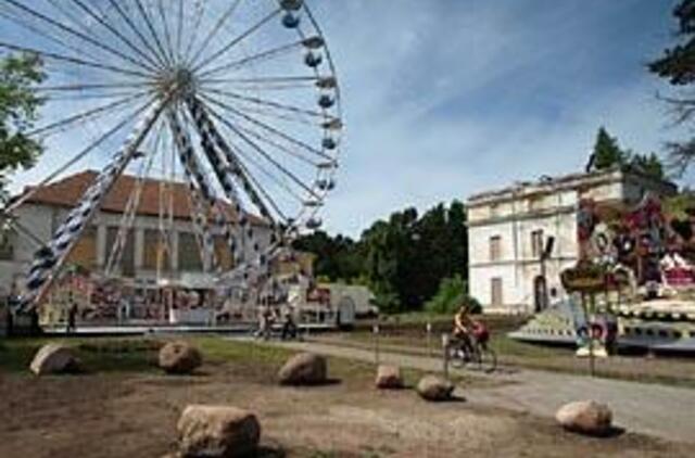 Ratą bandys patraukti gražiuoju