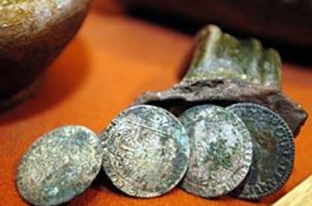 Auksinis vikingas užvaldė "juoduosius archeologus"