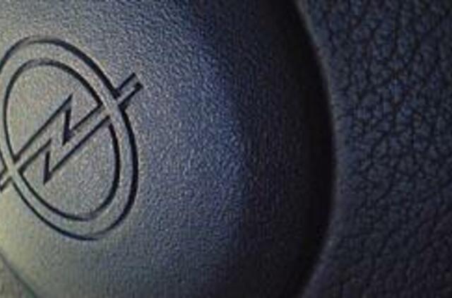 "Opel" galvosūkis padvelkė šaltuoju karu