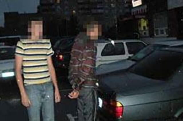 Tėvas ir sūnus tapo taikiniu