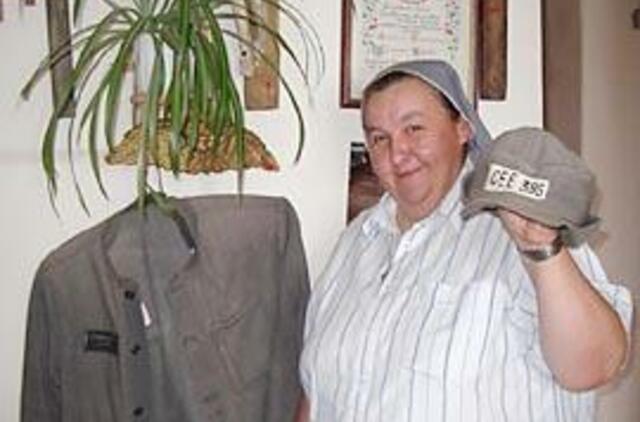 Užtrenkę duris, atvėrė langus