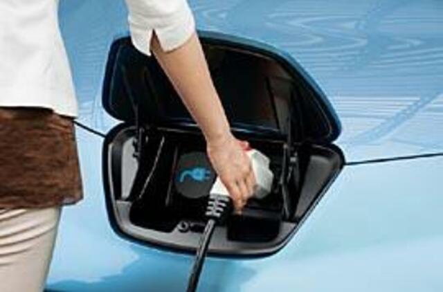 Elektromobiliams pagalius į ratus kiša jų kaina