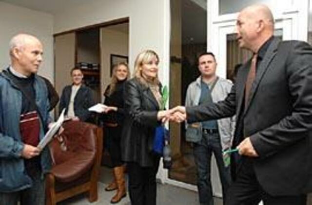 Atlyginimas mažėja akyse