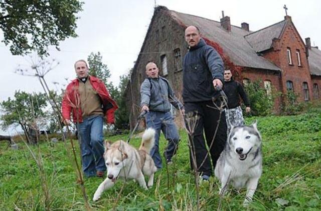 Padedantis atstatyti vidines katedras