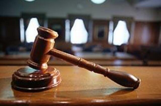 Nesibaigiančioje byloje - abejonės dėl teisėjos