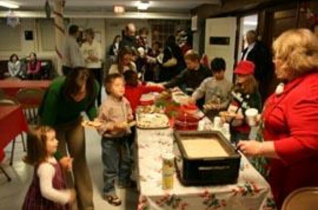 Apklausa: vokiečiai prie Kalėdų stalo nenori matyti uošvių ir anytų