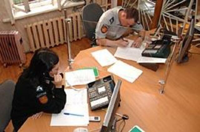 Su policija bendrausime SMS